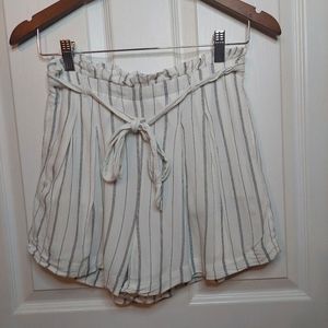 American Eagle White Black Railroad Striped Paperbag Shorts Lined Beachy Size M